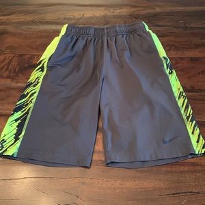 Nike boys athletic shorts size M